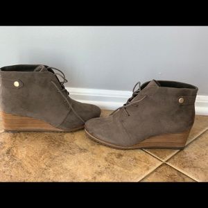 dr scholl's dakota wedge booties black